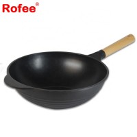 die cast Aluminum  induciton bottom nonstick wok with  wooden sofe touch  handle